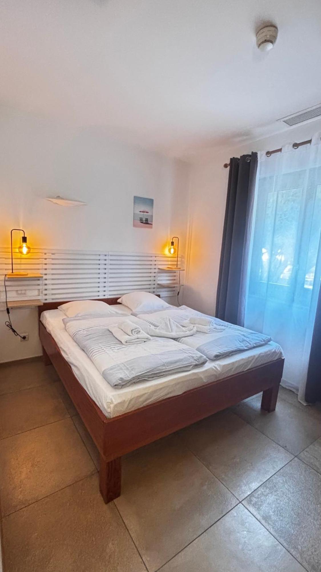 Hotel La Bastide Ле-Лаванду Экстерьер фото